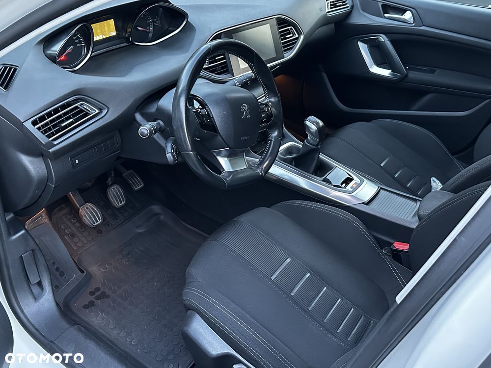 Peugeot 308 - 10