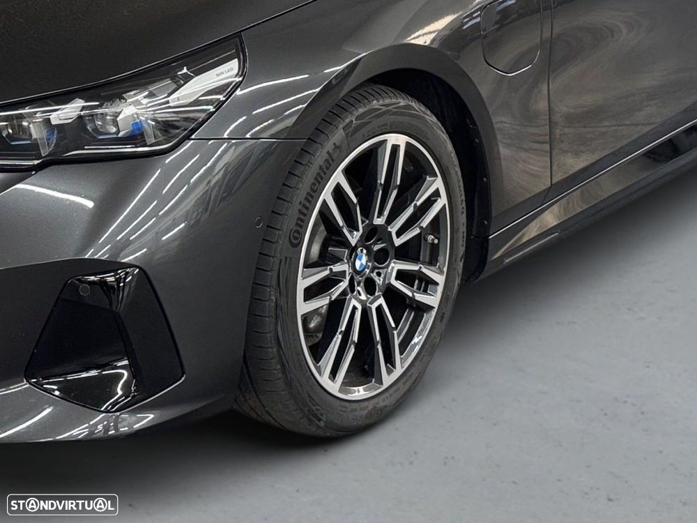 BMW 530 e Pack Desportivo M - 4