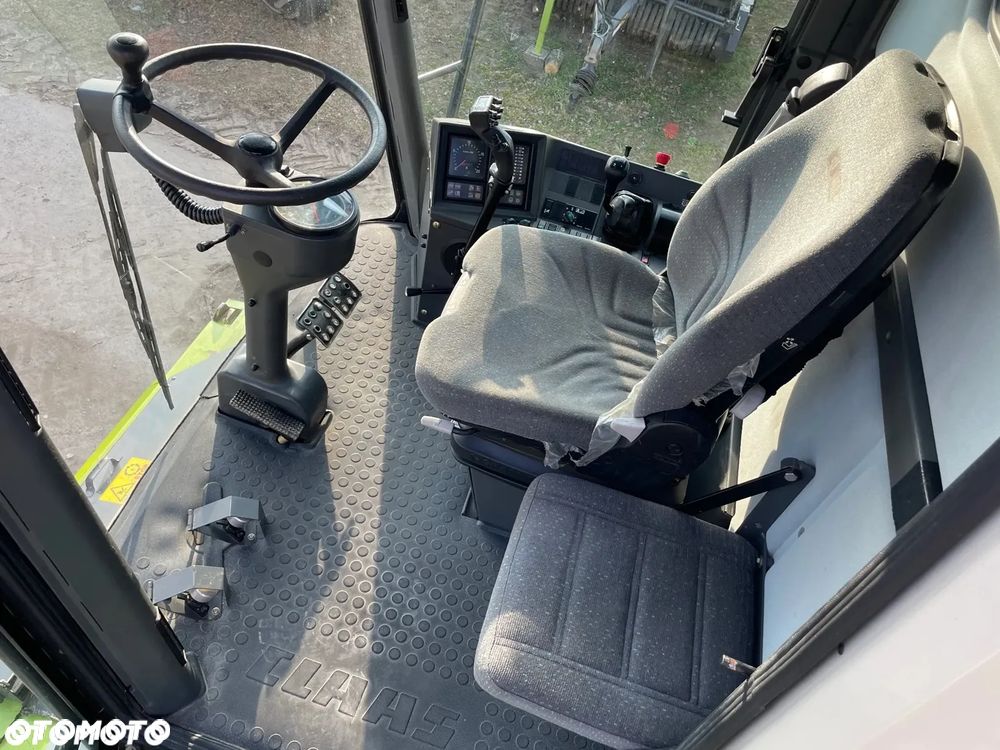 Claas Medion 330 - 16