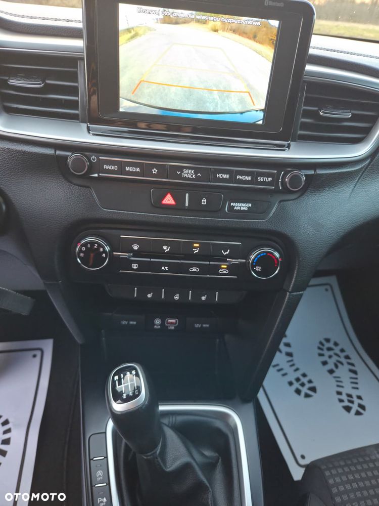 Kia Ceed 1.4 Attract - 19