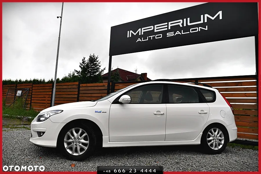 Hyundai i30 1.6 CRDI blue Comfort - 2