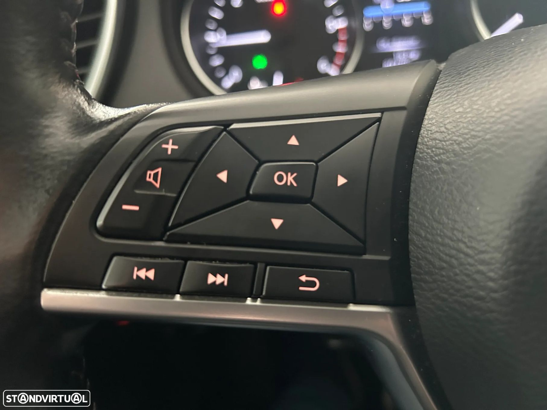 Nissan Qashqai 1.5 dCi N-Connecta J18 - 26