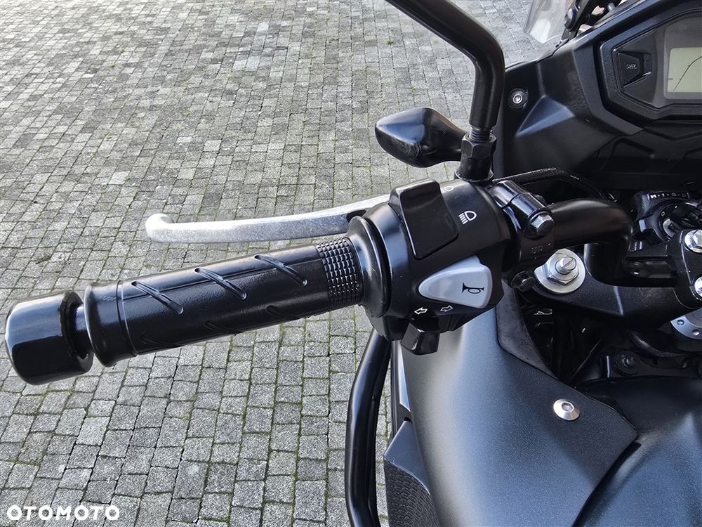 Honda CB - 12