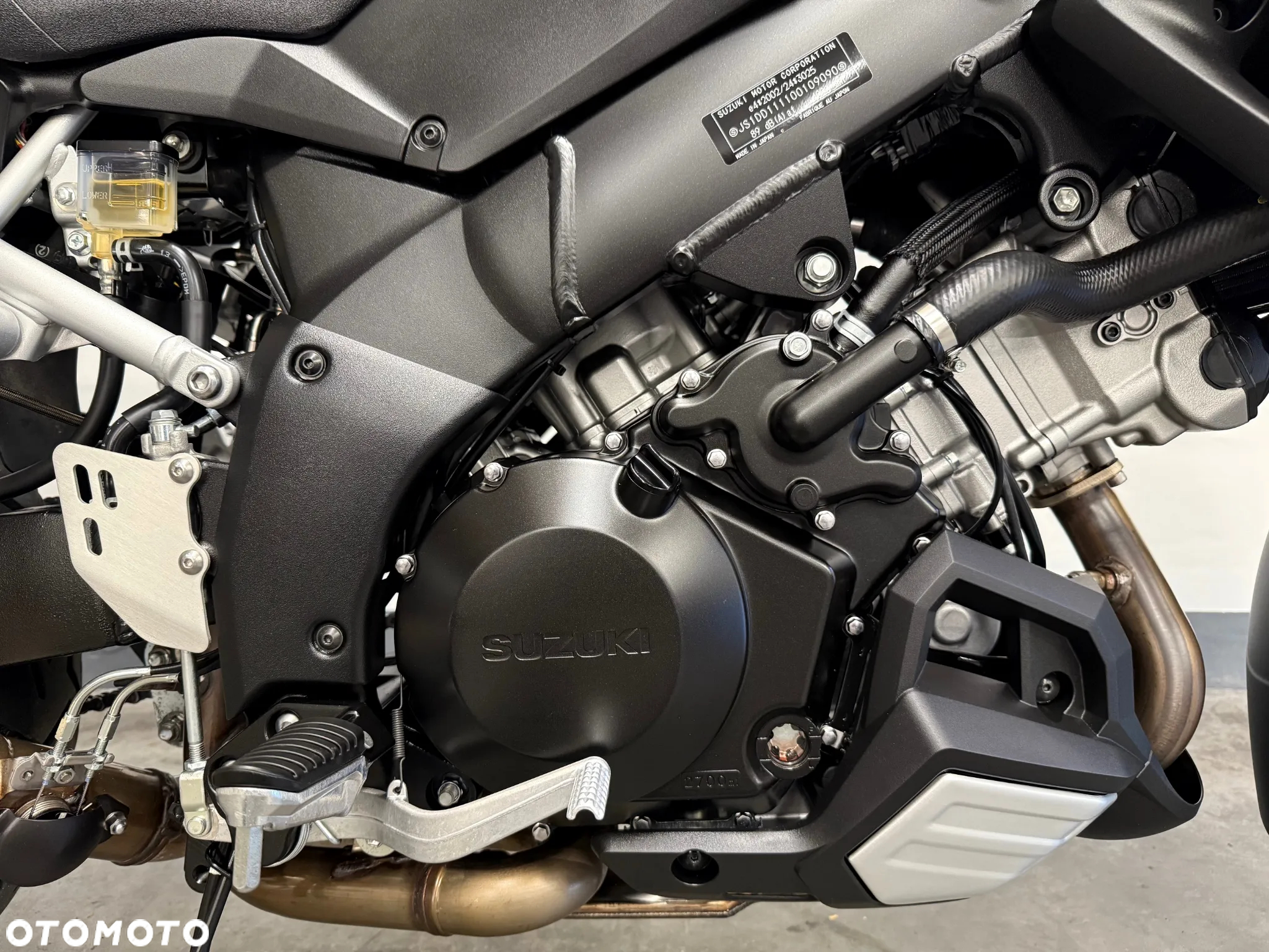 Suzuki V-STROM - 16