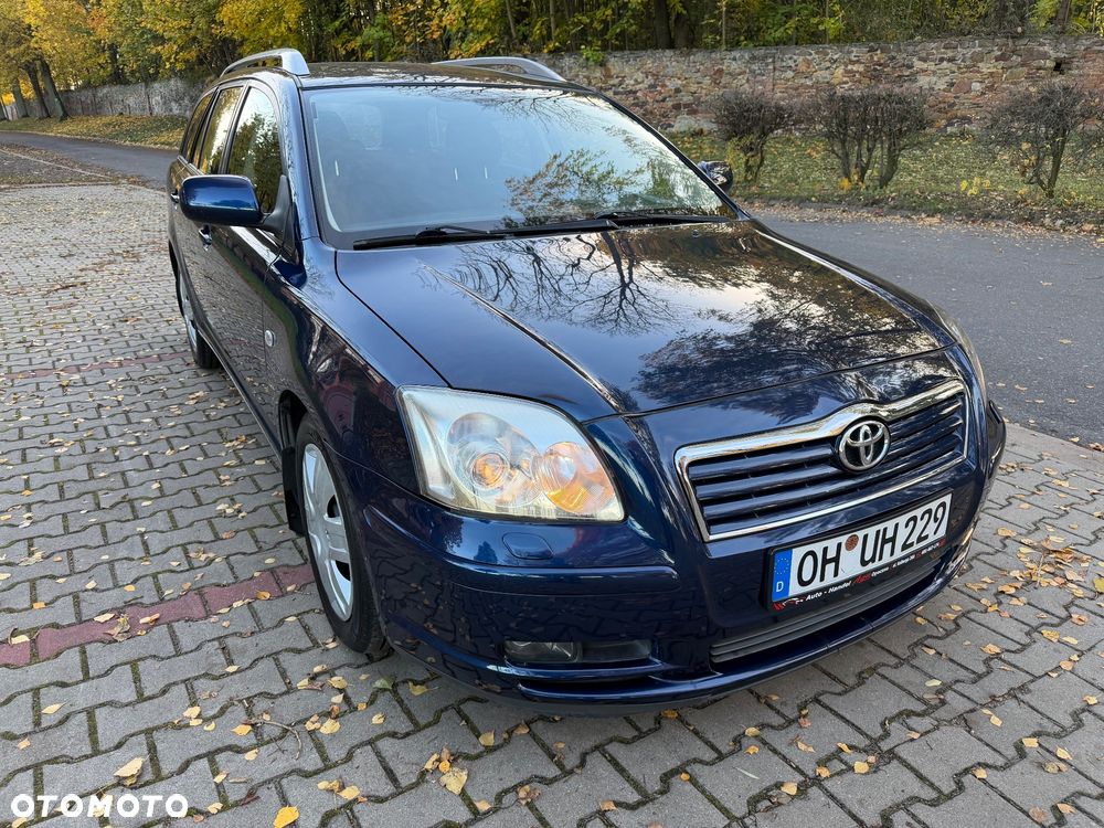 Toyota Avensis - 8