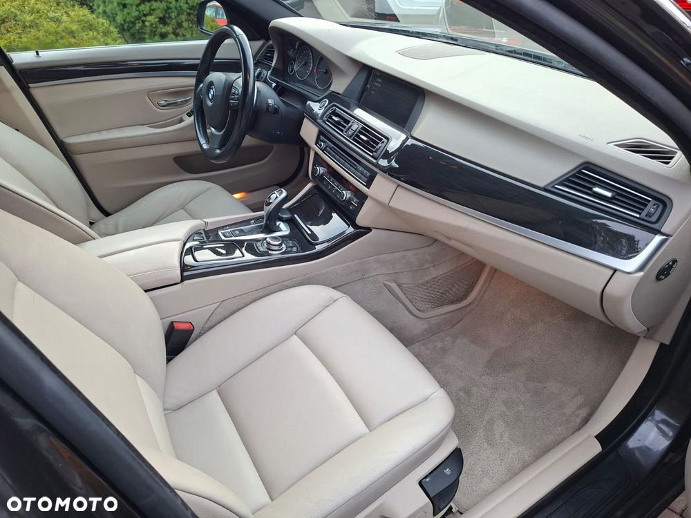 BMW Seria 5 525d - 7