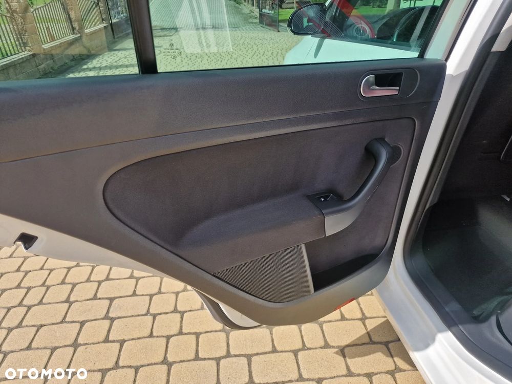Volkswagen Golf Plus - 13