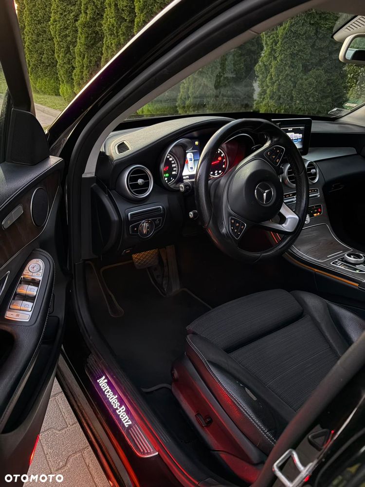 Mercedes-Benz Klasa C 200 4-Matic 9G-TRONIC - 7