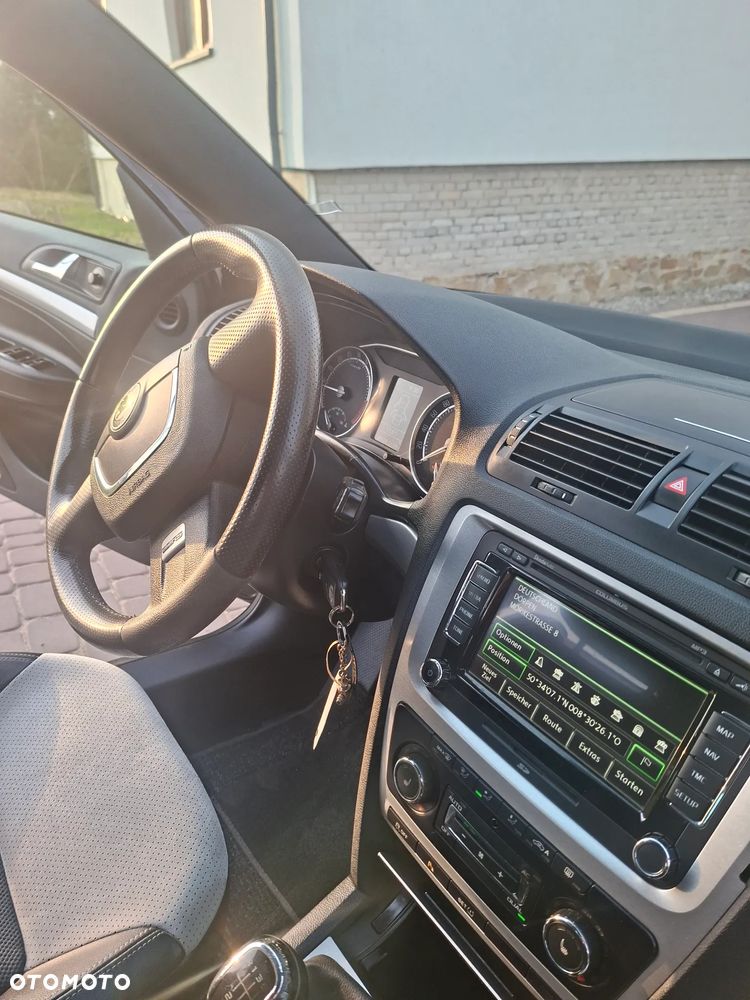 Skoda Octavia 2.0 TDI CR DPF RS - 16