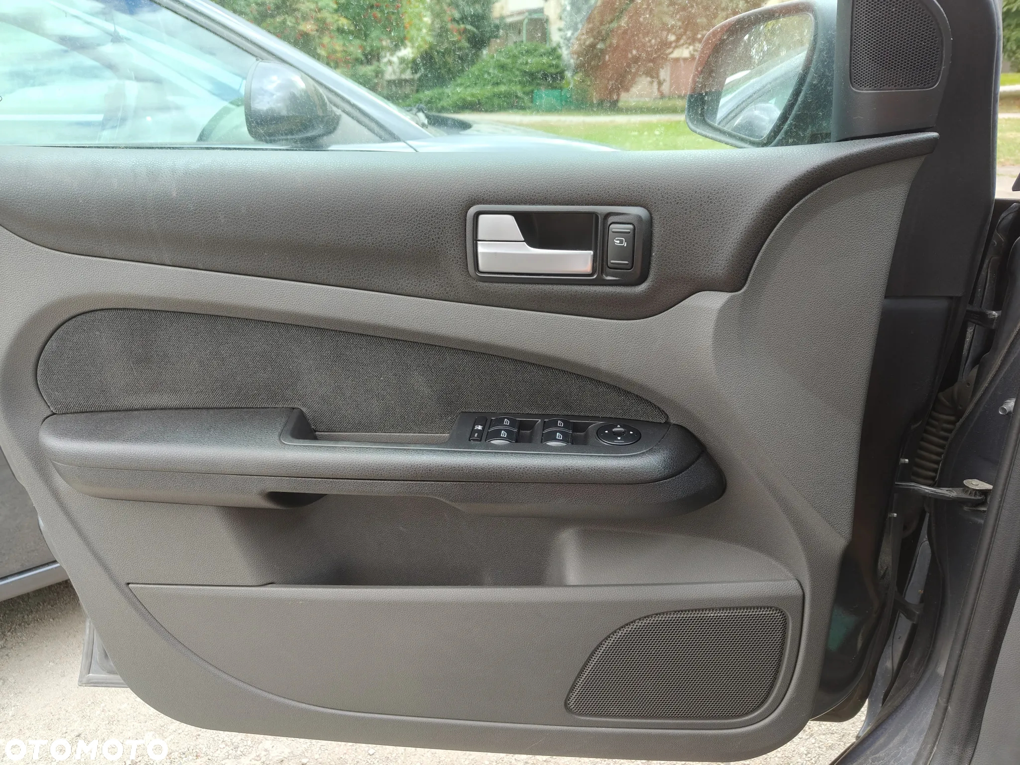 Ford Focus 1.8 Ghia - 10