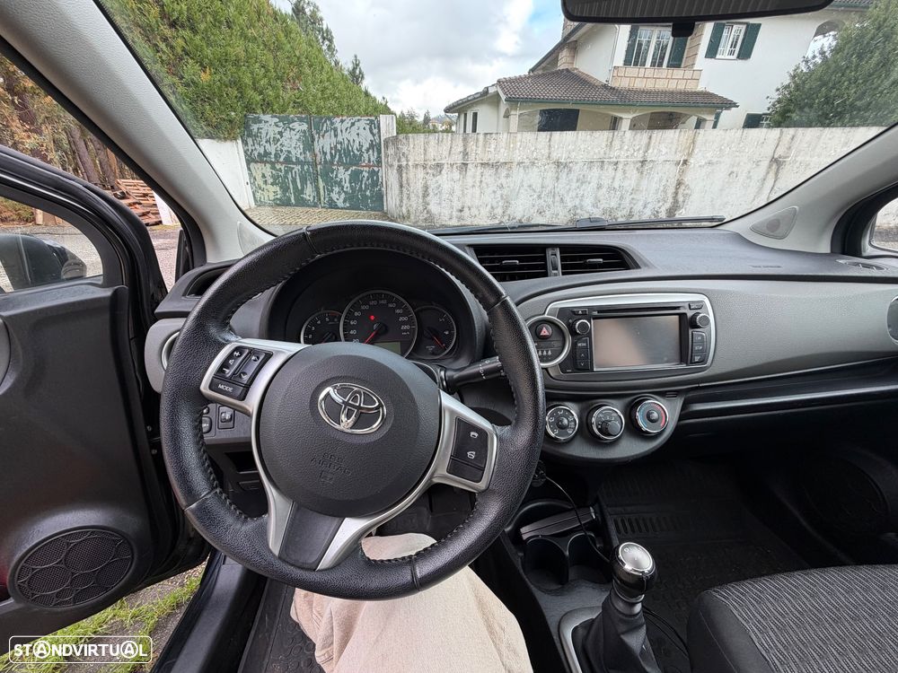 Toyota Yaris 1.4 D-4D Comfort+Navi - 14