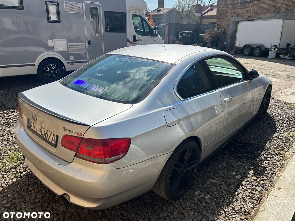 BMW Seria 3 325i - 6