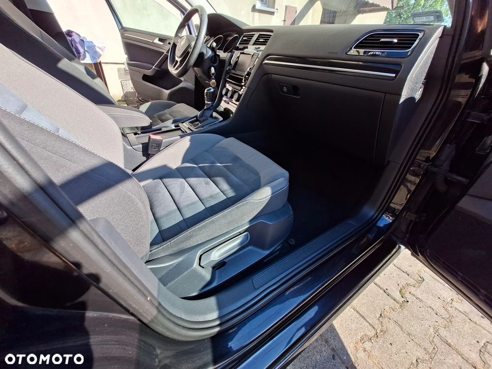 Volkswagen Golf 1.4 TSI BMT Comfortline - 25