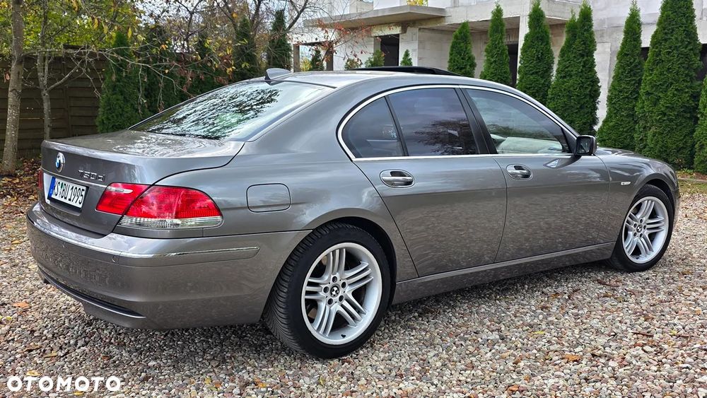 BMW Seria 7 - 12