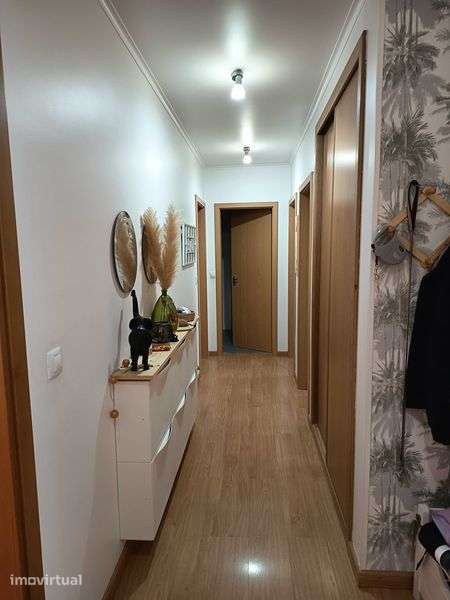 Apartamento T3 com lugar de garagem - Grande imagem: 2/12