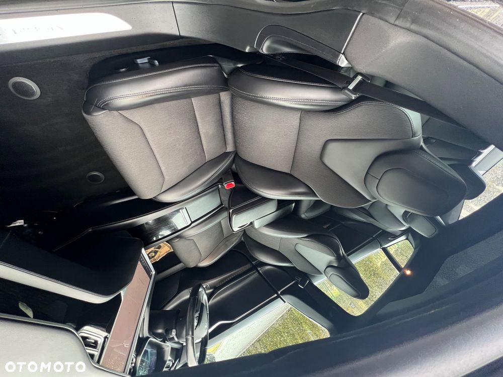 Tesla Model S - 27