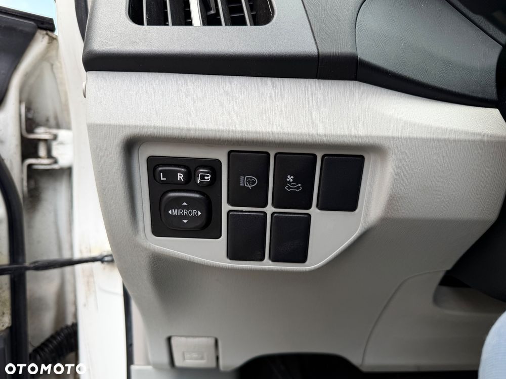 Toyota Prius 1.8 HSD Premium - 15