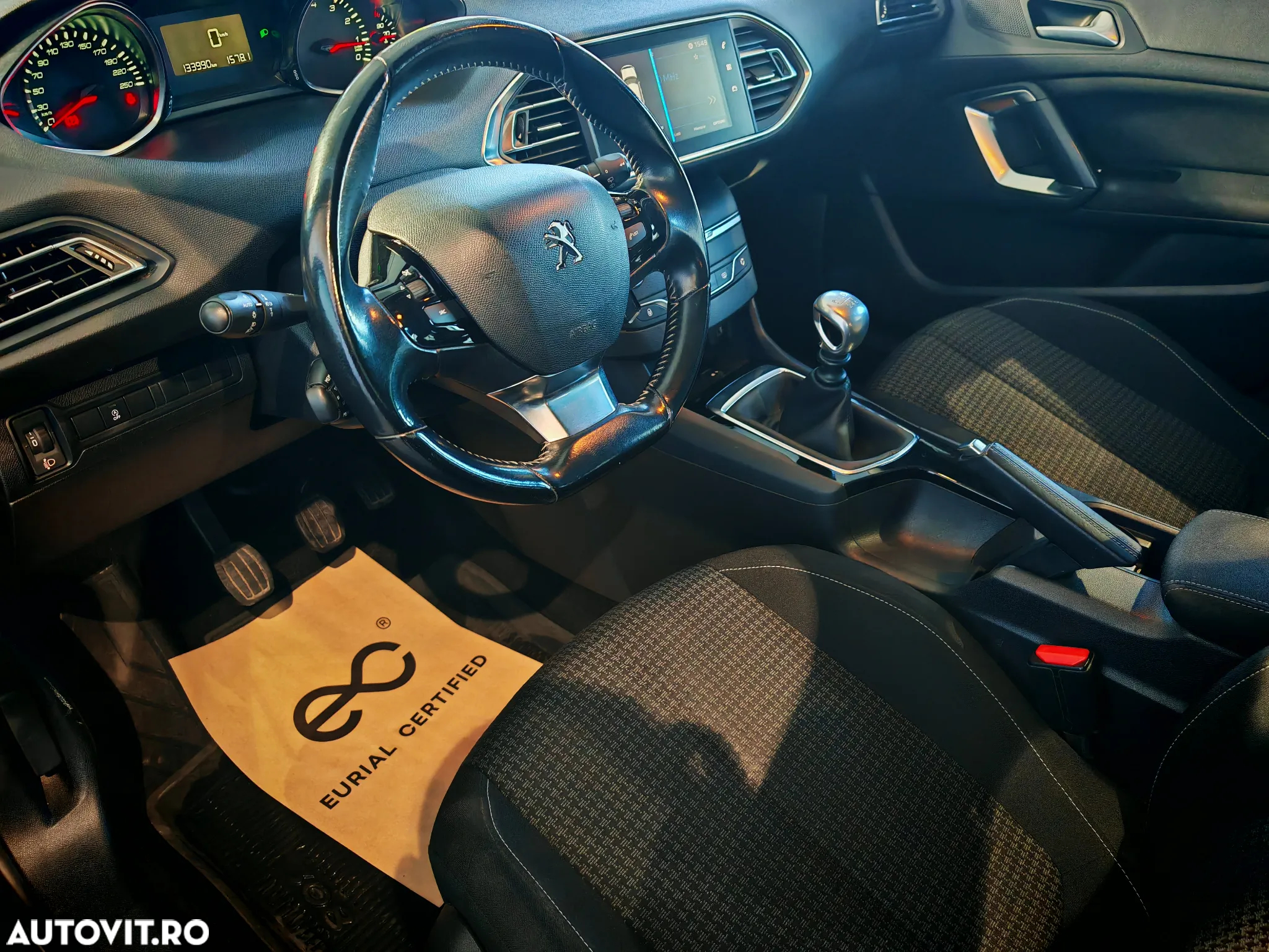 Peugeot 308 1.2 L PureTech Turbo S&S Active - 12