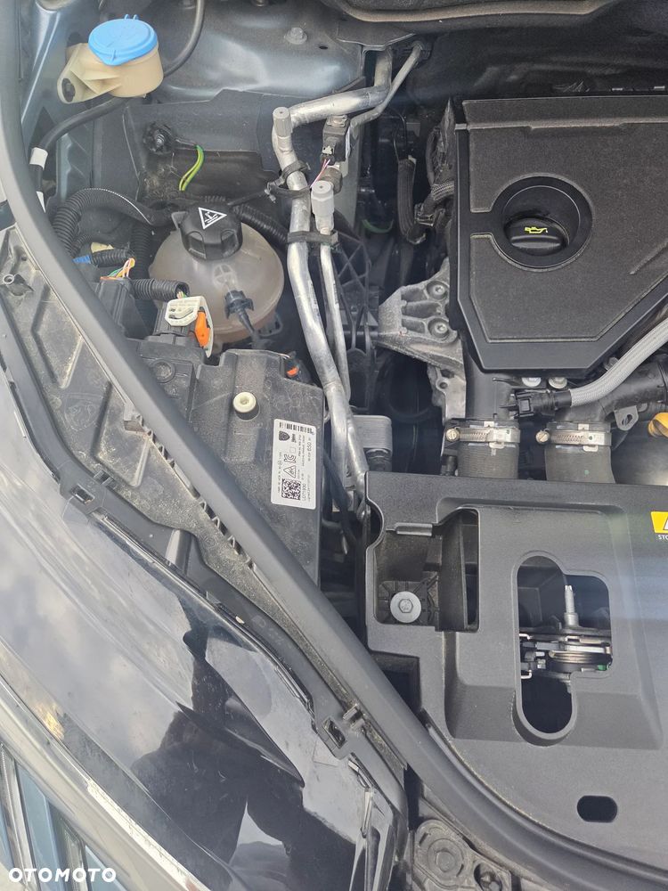 Peugeot 5008 Hybrid 145 e-DSC6 Allure Business - 17