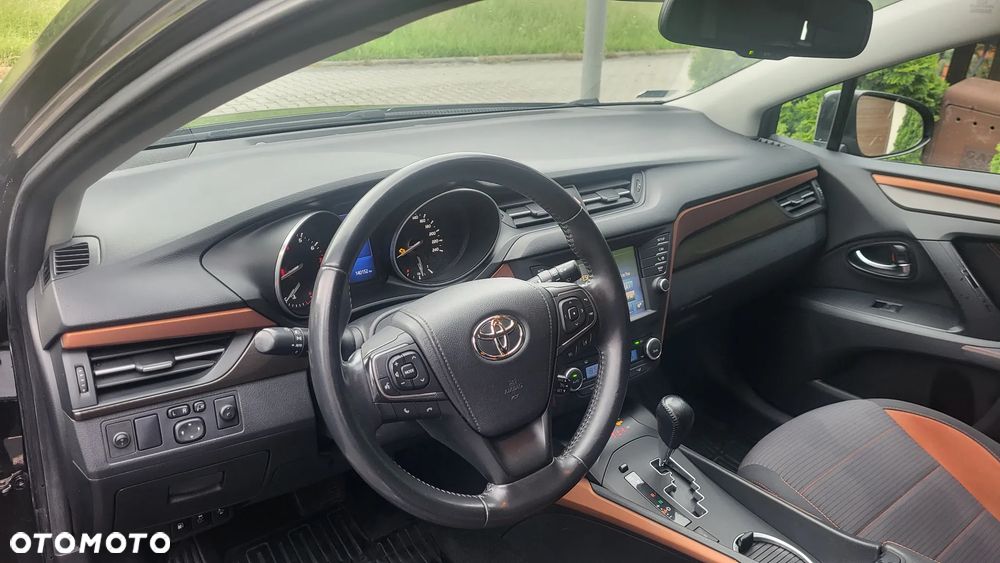 Toyota Avensis 1.8 Premium MS - 9