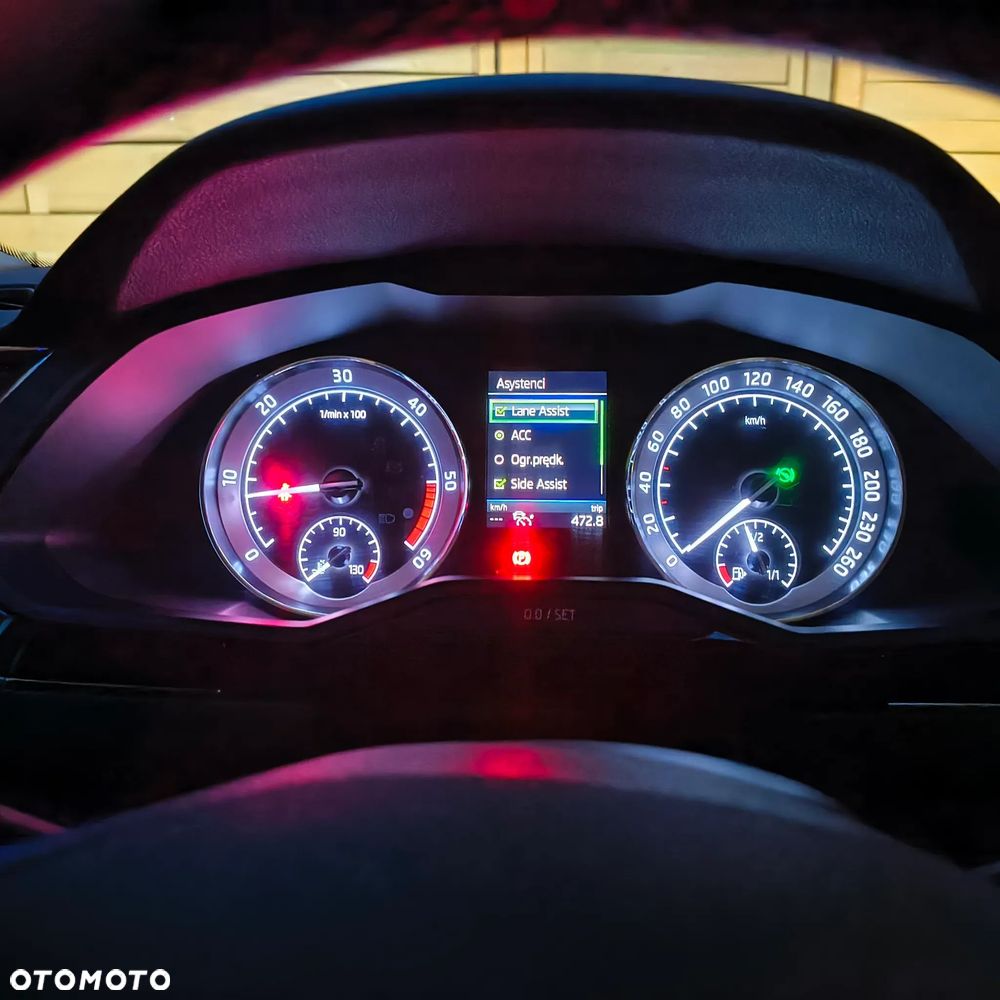 Skoda Superb 2.0 TDI L&K DSG - 18