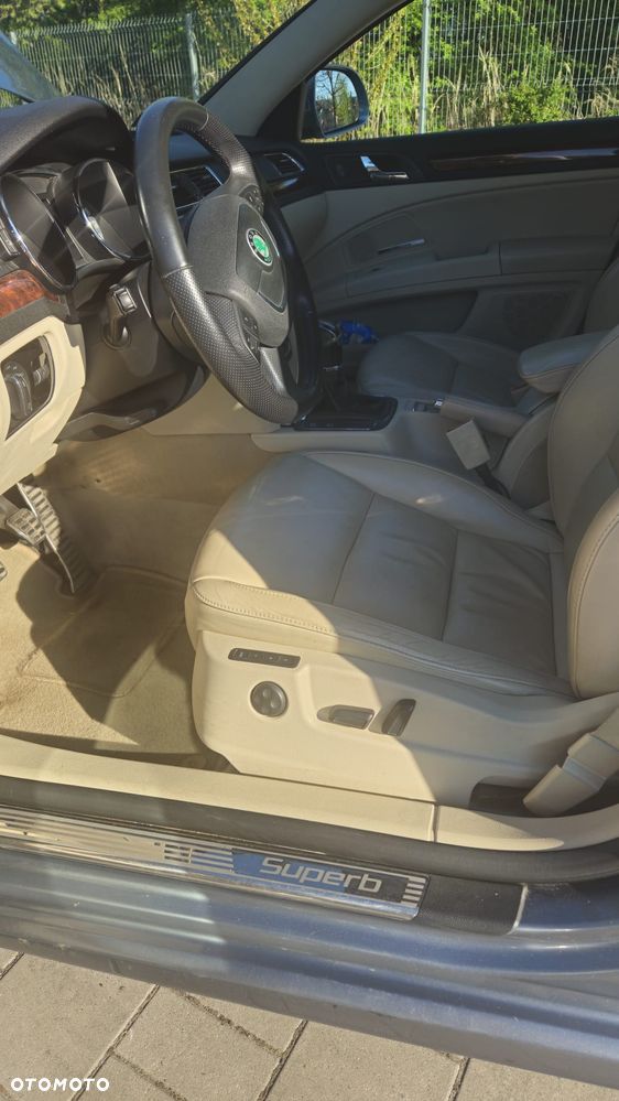 Skoda Superb 2.0 TDI Ambition - 6