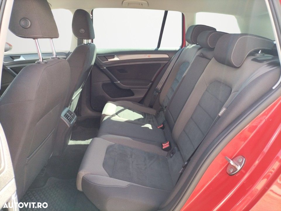 Volkswagen Golf - 14