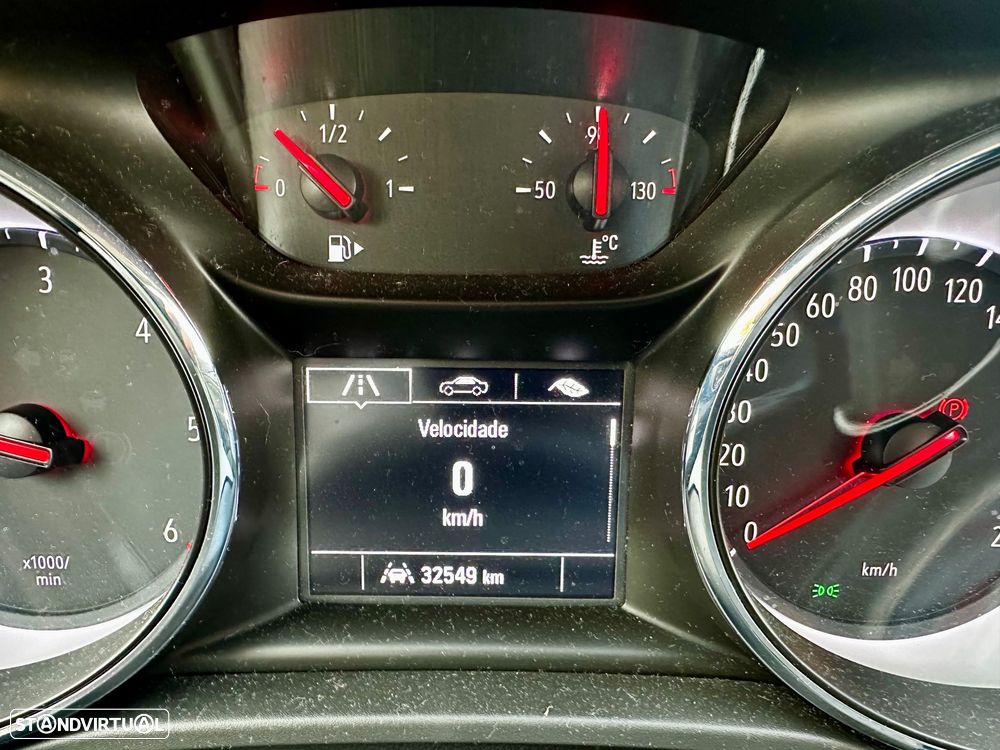 Opel Insignia Grand Sport - 14