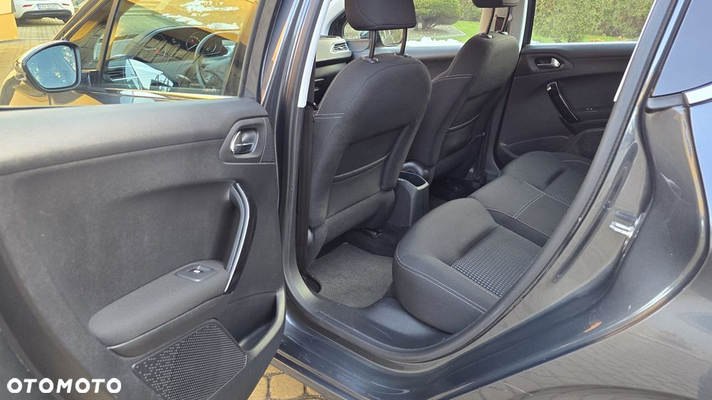 Peugeot 208 1.2 PureTech GPF Signature S&S - 15