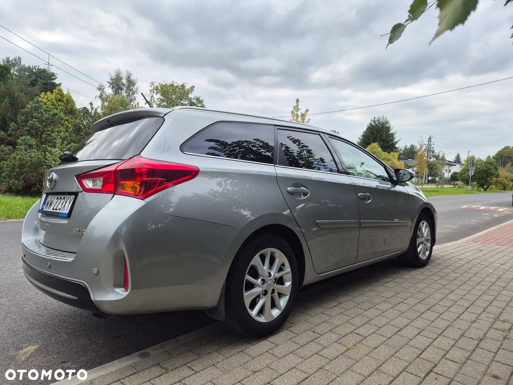 Toyota Auris 1.6 Prestige - 4