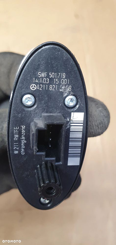 Przełącznik włącznik otwierania klapy Mercedes W211 A2118211758 - 4