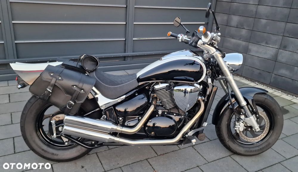 Suzuki Intruder - 1