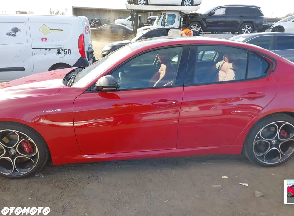 Alfa Romeo Giulia 2.0 Turbo 16V AT8 Veloce Ti - 9
