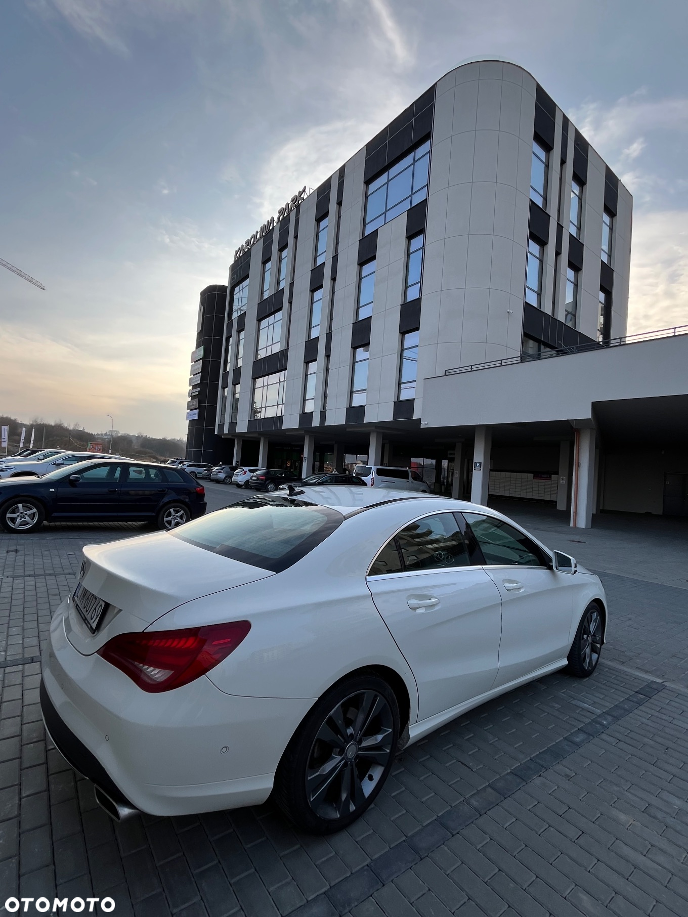 Mercedes-Benz CLA 180 - 4