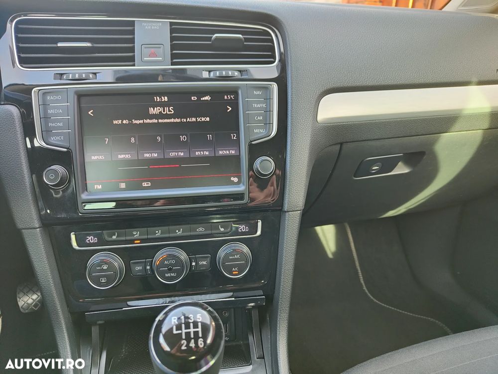 Volkswagen Golf 2.0 BlueTDI Cup - 11