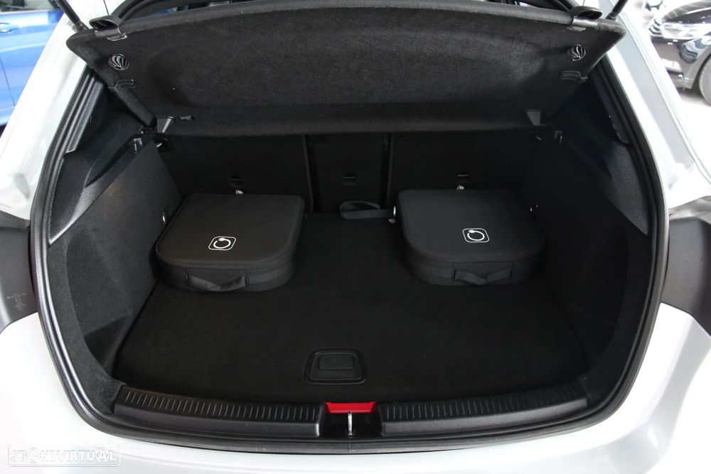 Mercedes-Benz A 250 e AMG Line - 28