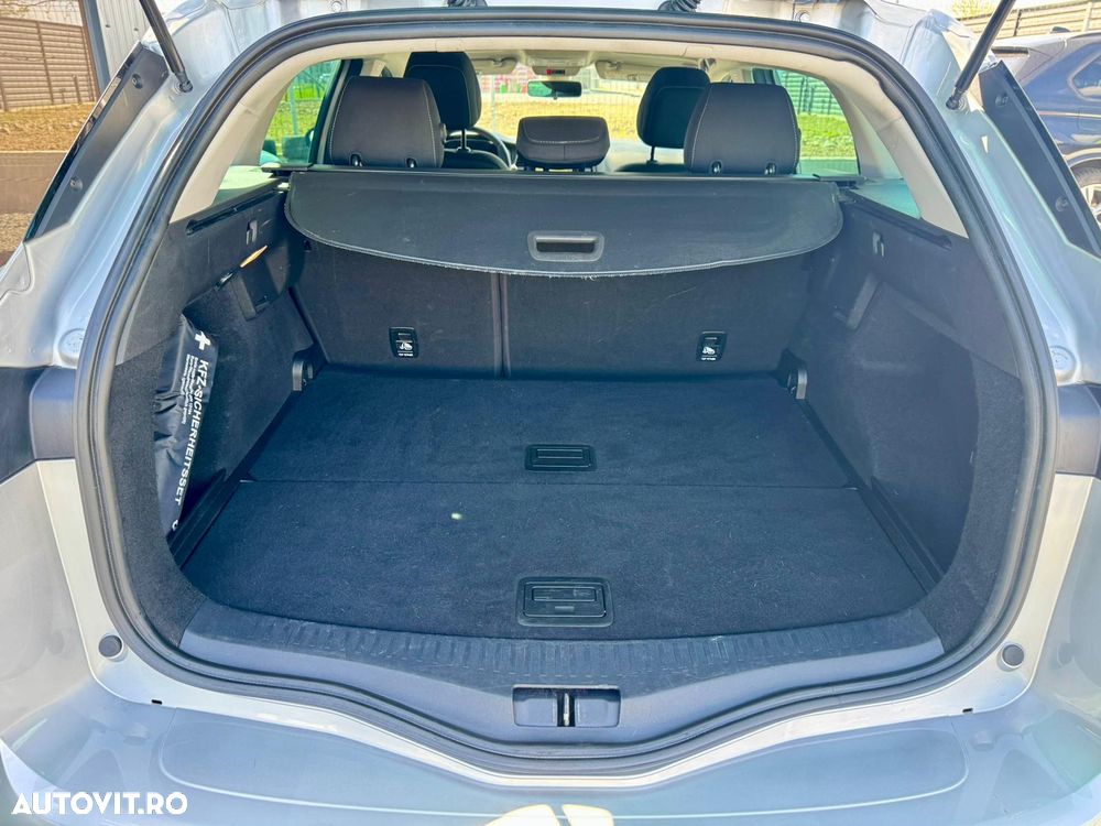 Renault Megane TCe 140 GPF LIMITED - 33