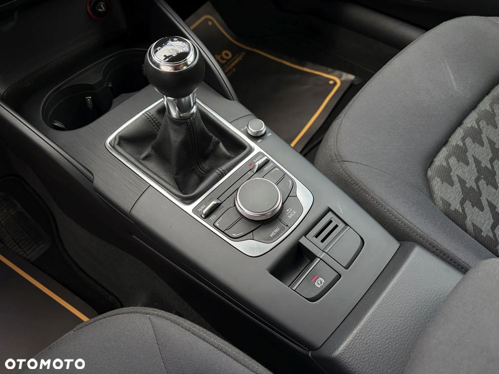 Audi A3 3-drzwiowe 1.4 TFSI Ambiente - 30