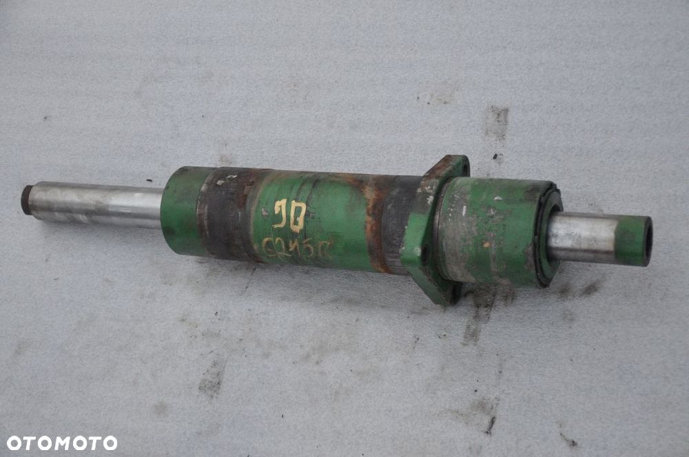 SIŁOWNIK SKRĘTU MOSTU JOHN DEERE 6215R - 2