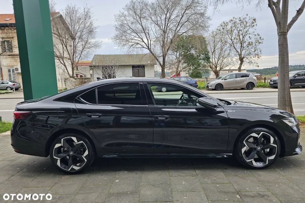 Skoda Superb 2.0 TDI SCR Sportline DSG - 6