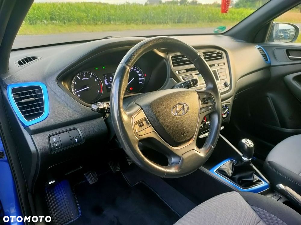 Hyundai i20 blue 1.2 Style - 11
