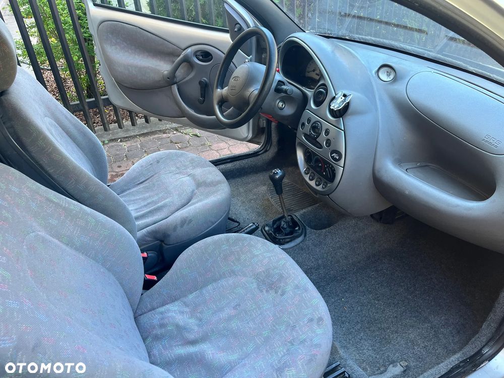 Ford KA 1.3 - 4