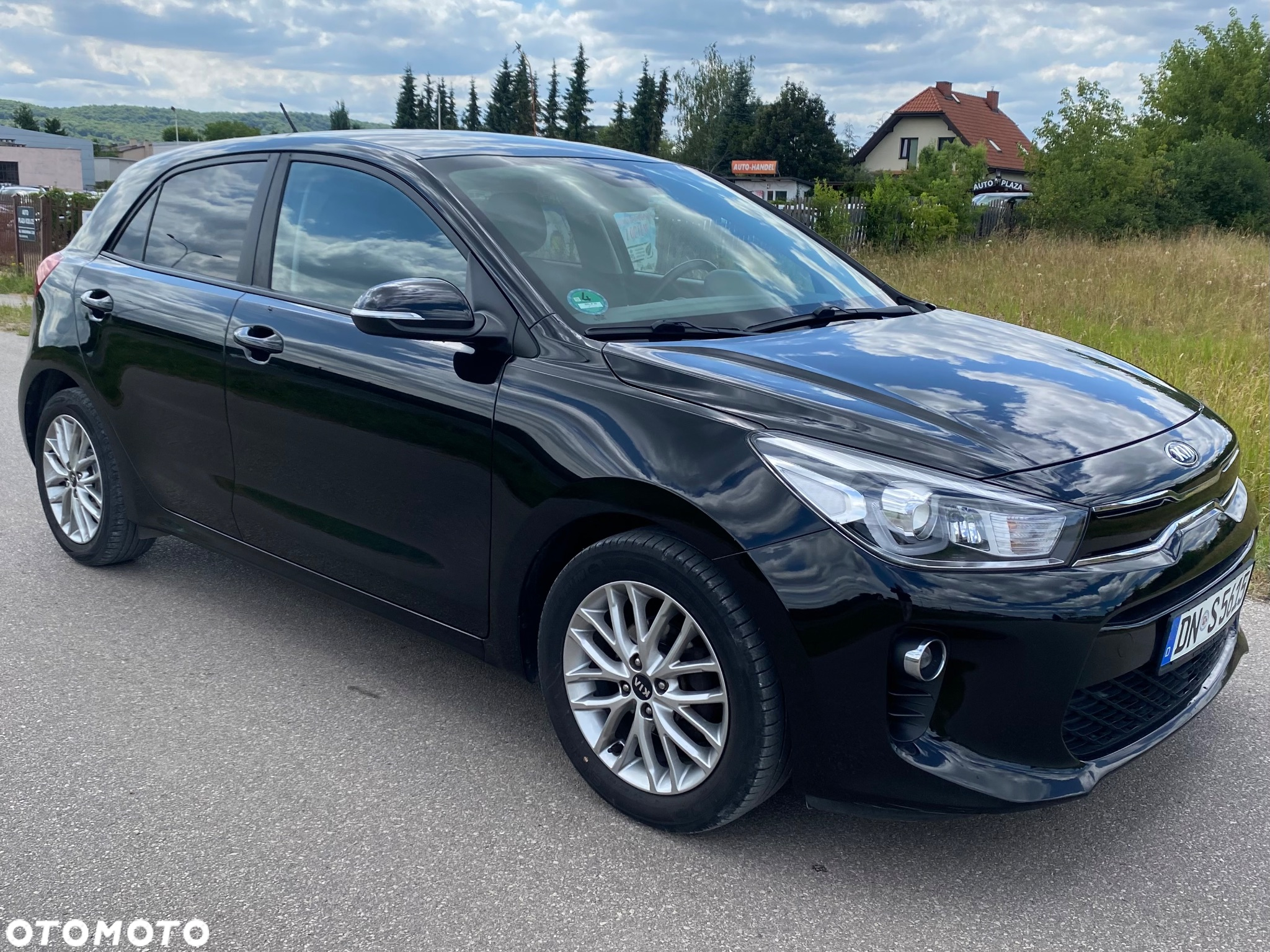 Kia Rio 1.4 L - 6