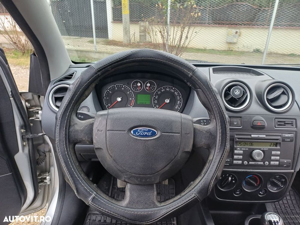 Ford Fiesta - 7