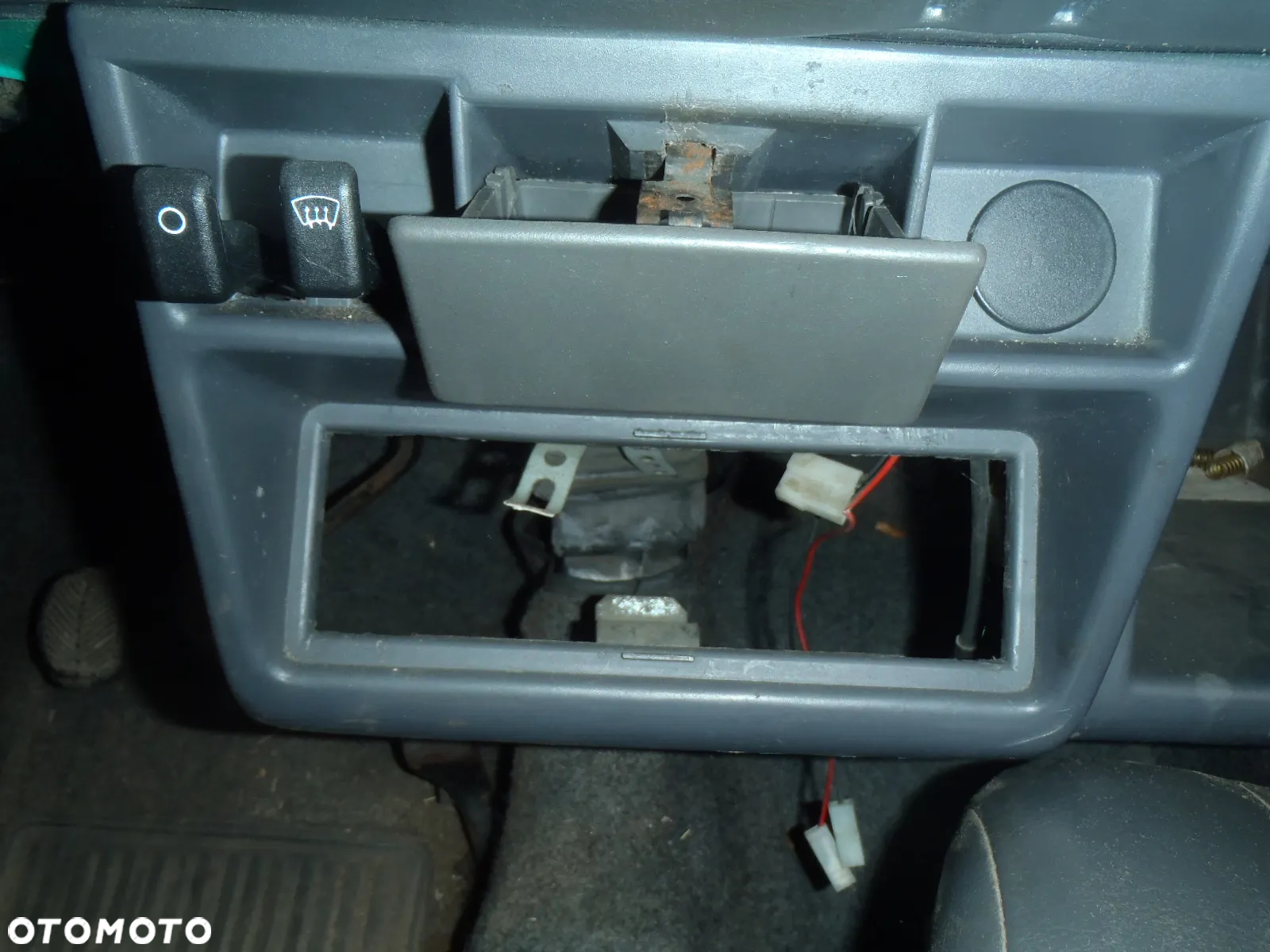 schowek półka nawiew cerata obicie  tunel środkowy fiat 126p maluch jak nowa - 2