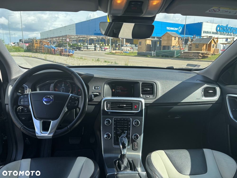 Volvo V60 Cross Country D3 Drive-E Kinetic - 10