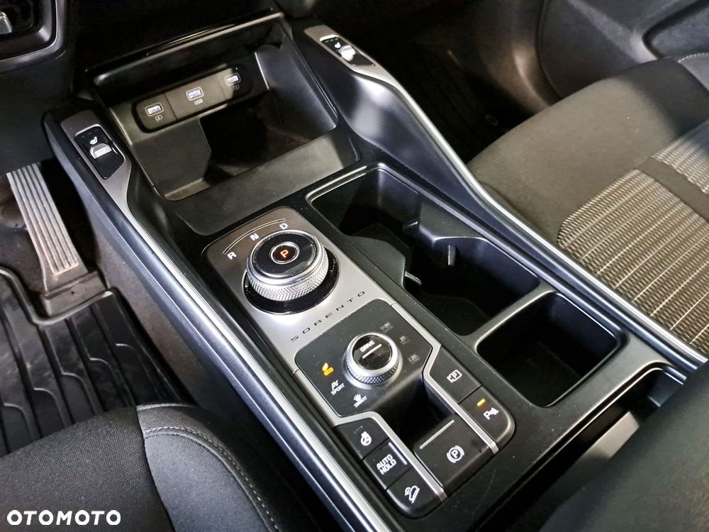 Kia Sorento - 25