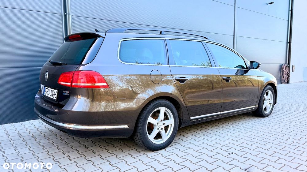 Volkswagen Passat 2.0 TDI DPF Highline - 14