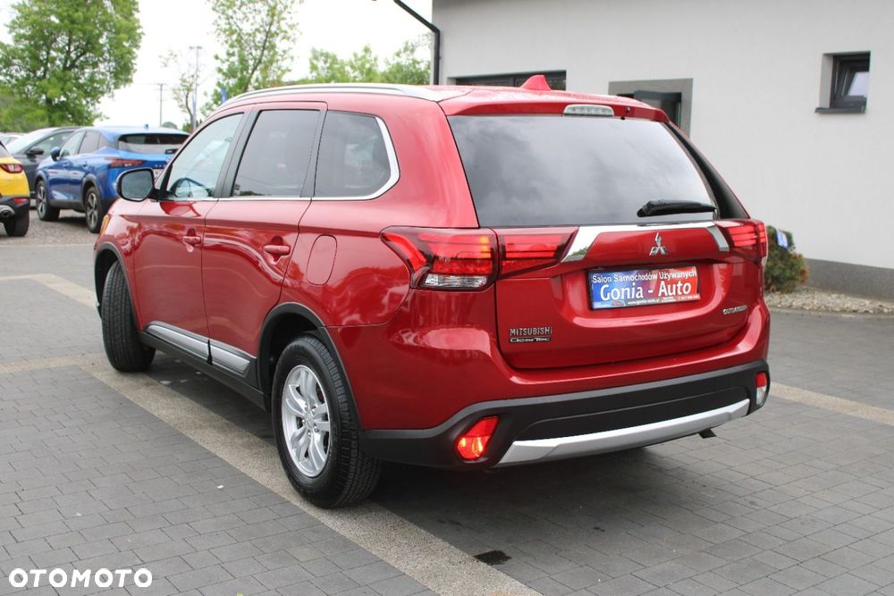 Mitsubishi Outlander - 4