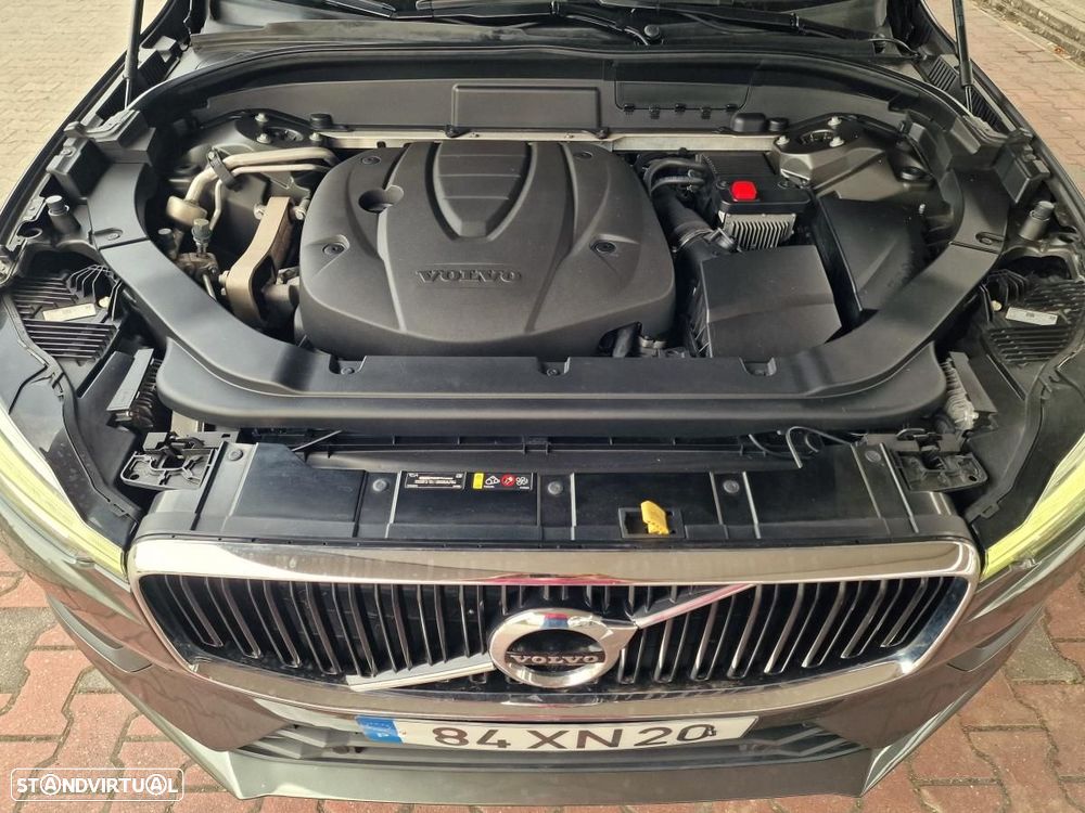 Volvo XC 60 2.0 D4 Momentum Geartronic - 27